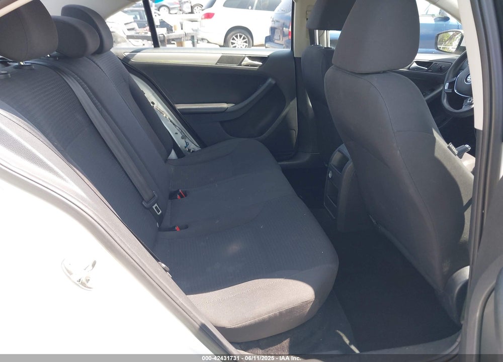 2015 VOLKSWAGEN JETTA 1.8T SE VIN: 3VWD17AJ7FM356897