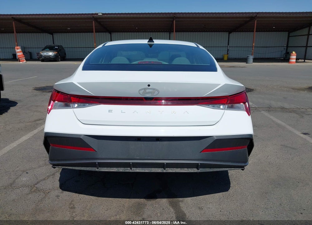 2024 HYUNDAI ELANTRA VIN: KMHLM4DG5RU640383