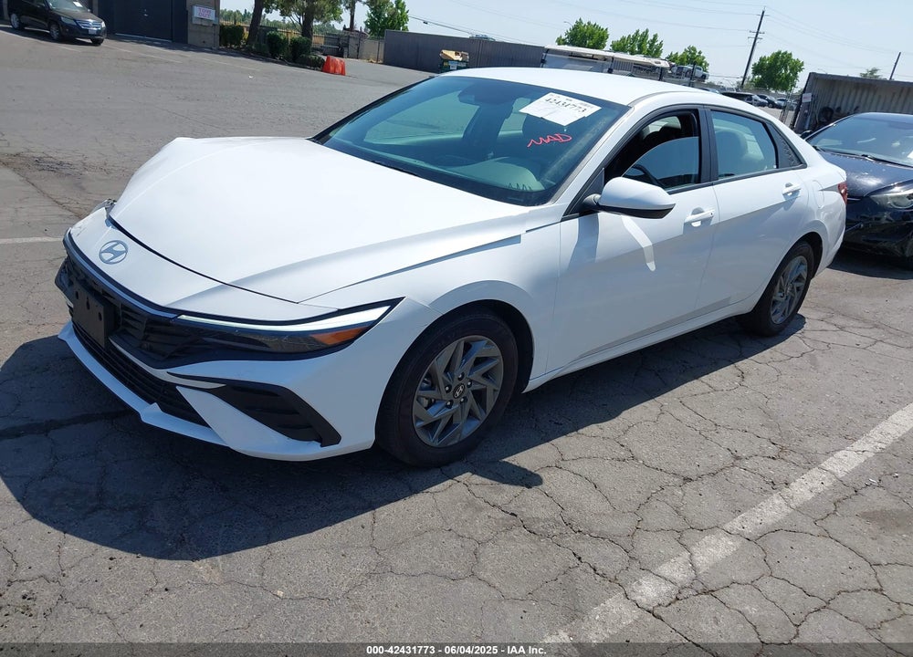 2024 HYUNDAI ELANTRA VIN: KMHLM4DG5RU640383