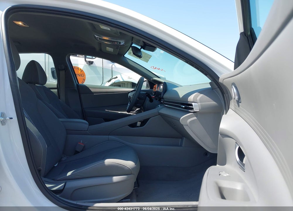 2024 HYUNDAI ELANTRA VIN: KMHLM4DG5RU640383