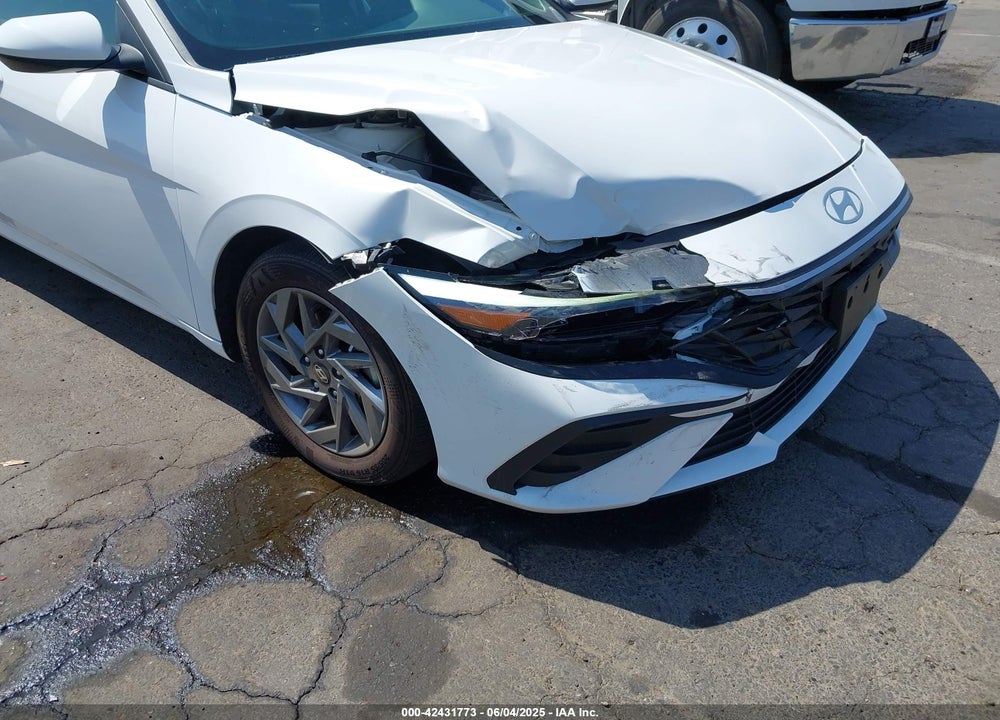 2024 HYUNDAI ELANTRA VIN: KMHLM4DG5RU640383