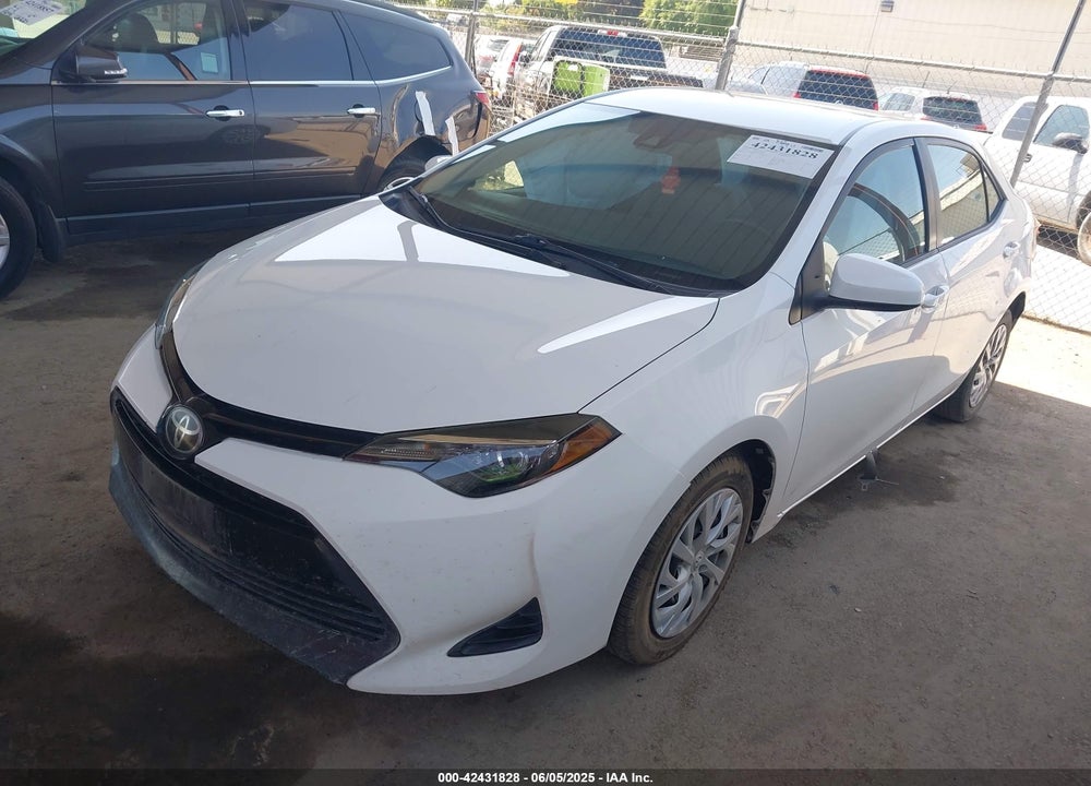2018 TOYOTA COROLLA LE VIN: 2T1BURHE8JC965570
