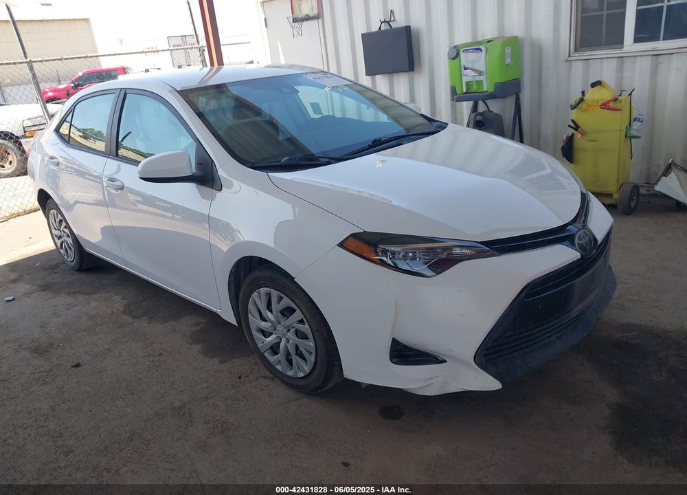 2018 TOYOTA COROLLA LE VIN: 2T1BURHE8JC965570