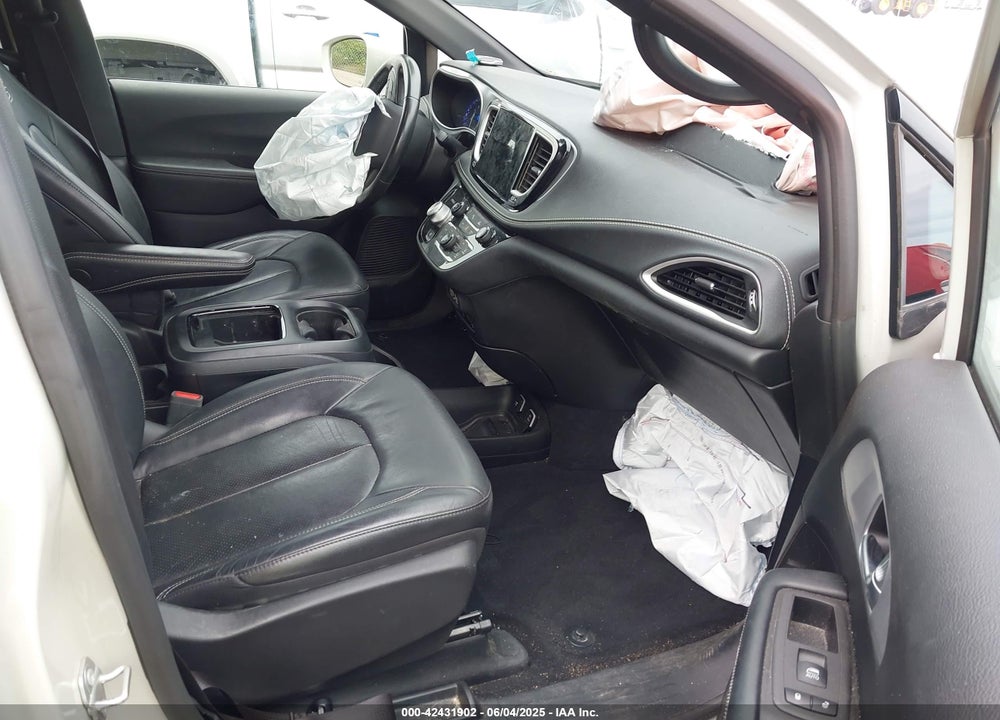 2021 CHRYSLER PACIFICA TOURING L VIN: 2C4RC1BG8MR585419