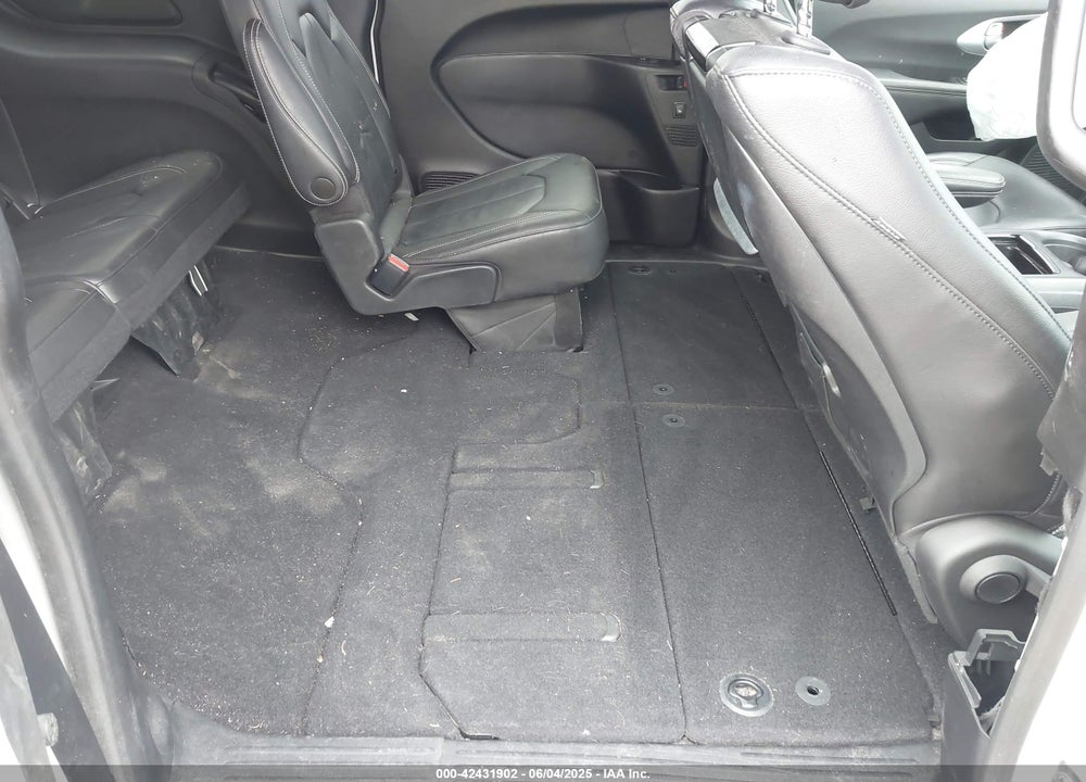2021 CHRYSLER PACIFICA TOURING L VIN: 2C4RC1BG8MR585419