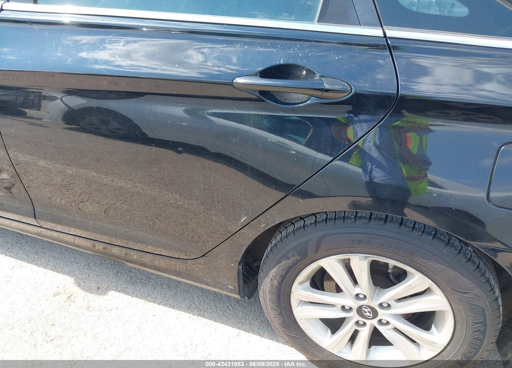 2011 HYUNDAI SONATA VIN: 5NPEB4AC6BH234701
