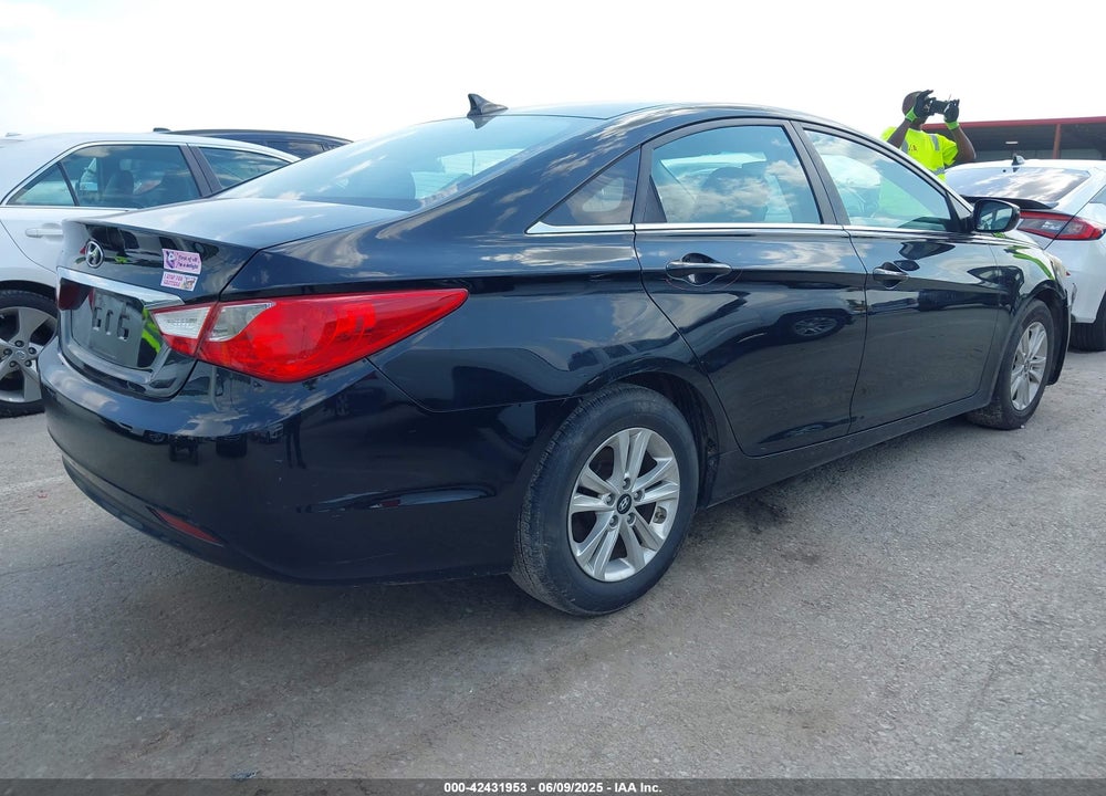 2011 HYUNDAI SONATA VIN: 5NPEB4AC6BH234701