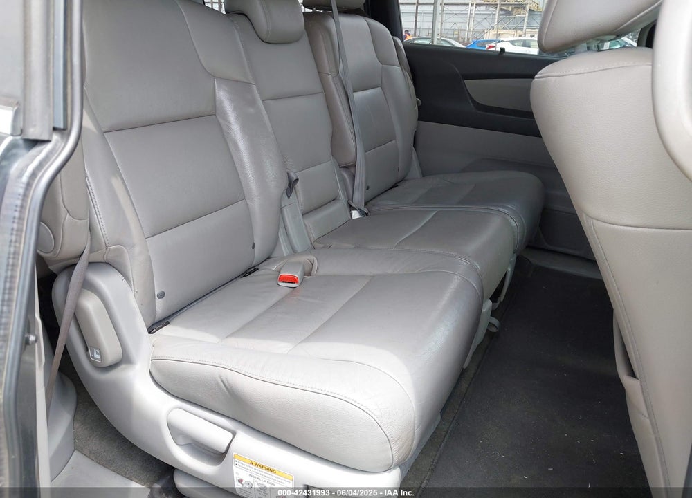 2011 HONDA ODYSSEY EX-L VIN: 5FNRL5H62BB042520
