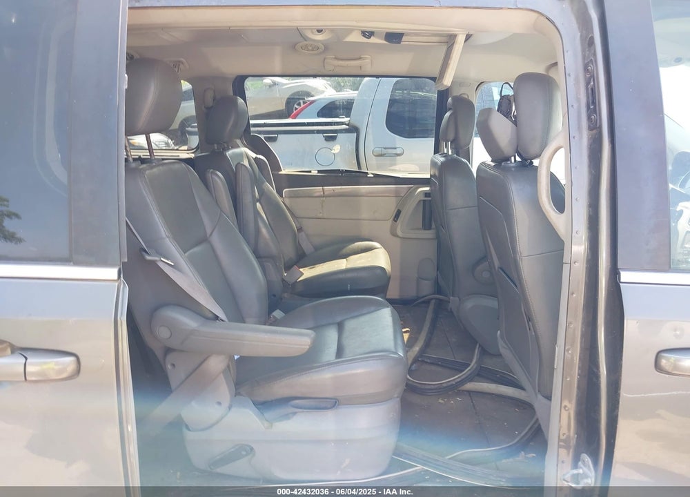 2010 VOLKSWAGEN ROUTAN SE VIN: 2V4RW3D11AR333086
