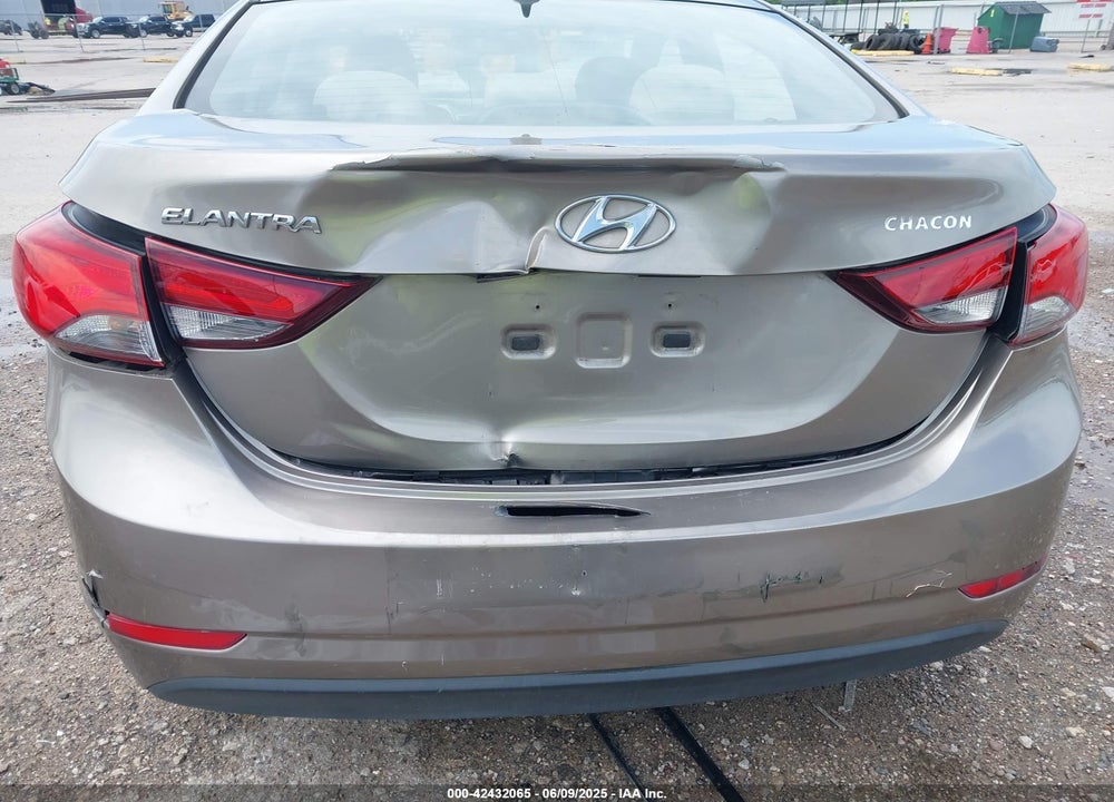 2016 HYUNDAI ELANTRA SE VIN: 5NPDH4AEXGH797608