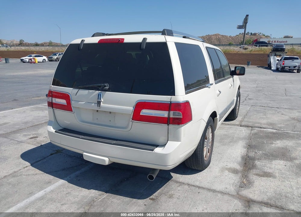 2007 LINCOLN NAVIGATOR ULTIMATE VIN: 5LMFU28567LJ04228