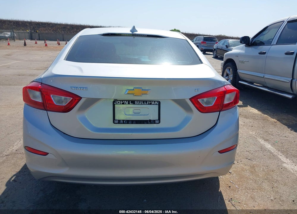2017 CHEVROLET CRUZE LT AUTO VIN: 1G1BE5SM1H7122630