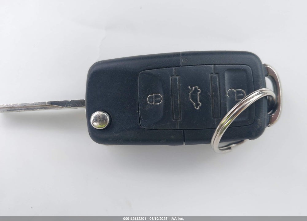 2004 VOLKSWAGEN PASSAT GLS VIN: WVWPD63B44E032526