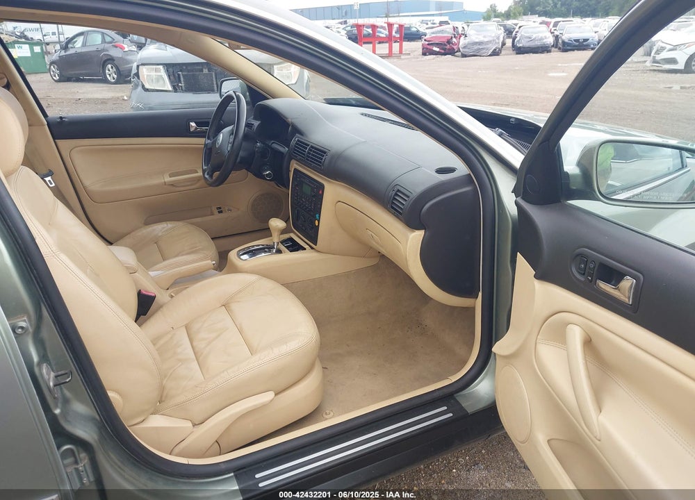 2004 VOLKSWAGEN PASSAT GLS VIN: WVWPD63B44E032526