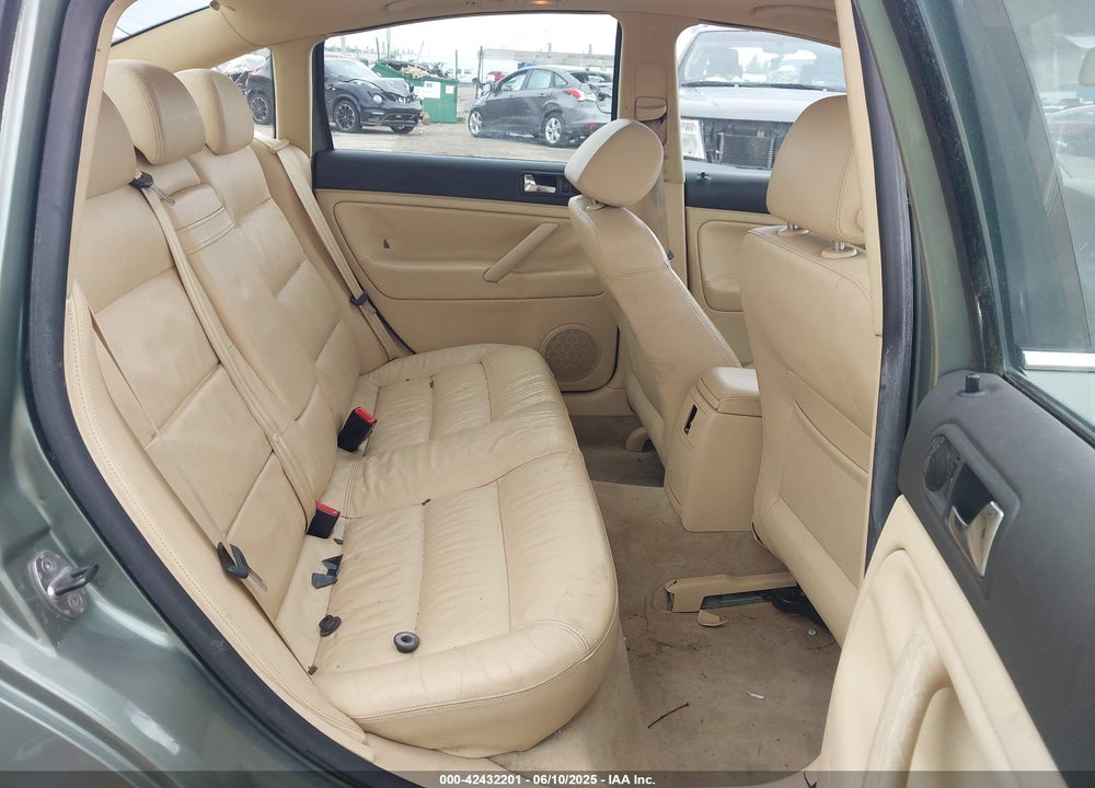 2004 VOLKSWAGEN PASSAT GLS VIN: WVWPD63B44E032526