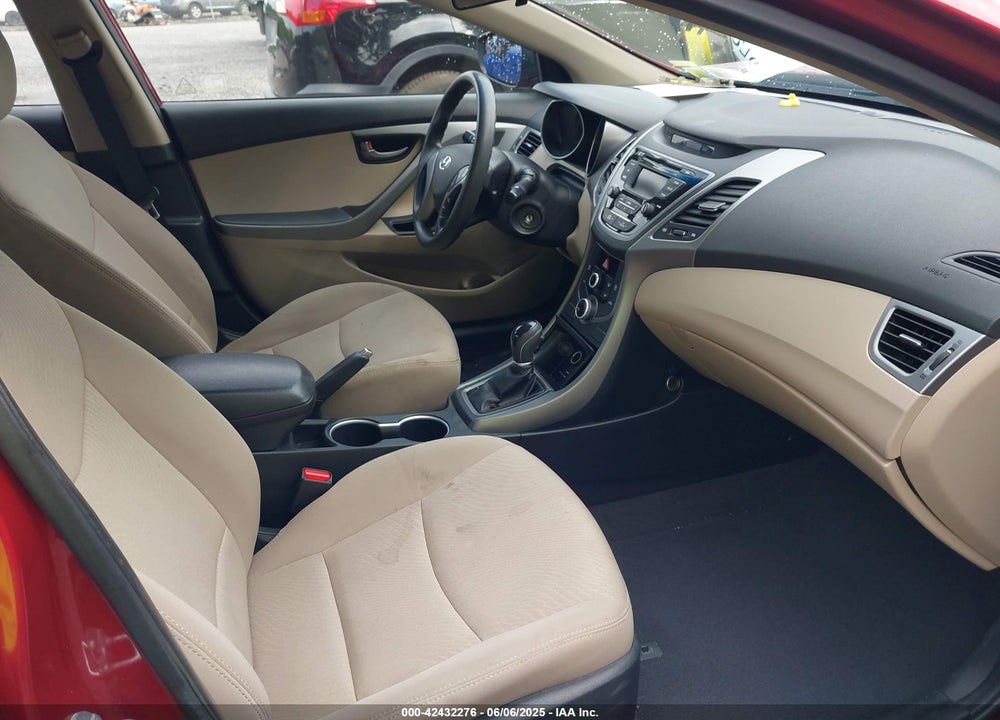 2014 HYUNDAI ELANTRA VIN: 5NPDH4AE1EH489255