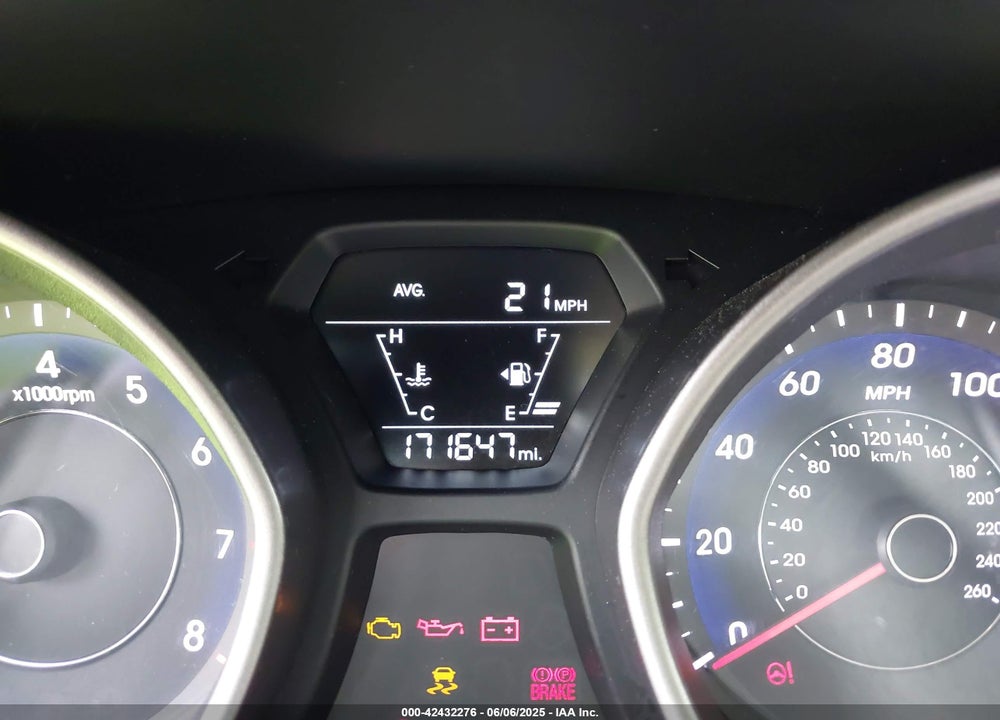 2014 HYUNDAI ELANTRA VIN: 5NPDH4AE1EH489255