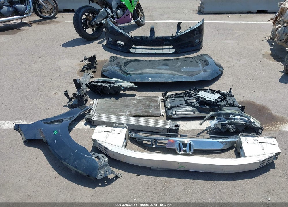 2016 HONDA CIVIC VIN: 2HGFC1F3XGH645173