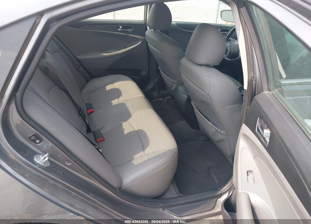 2011 HYUNDAI SONATA VIN: 5NPEC4AB6BH265810