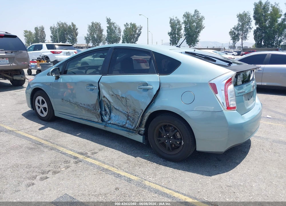 2013 TOYOTA PRIUS TWO VIN: JTDKN3DU3D1689086