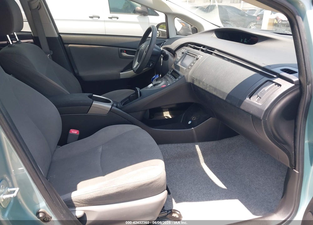 2013 TOYOTA PRIUS TWO VIN: JTDKN3DU3D1689086