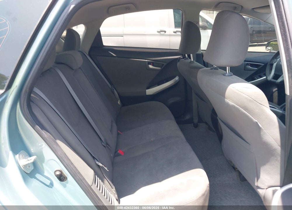2013 TOYOTA PRIUS TWO VIN: JTDKN3DU3D1689086
