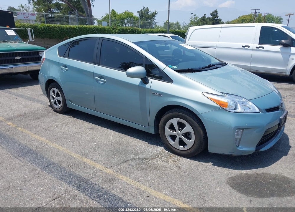 2013 TOYOTA PRIUS TWO VIN: JTDKN3DU3D1689086