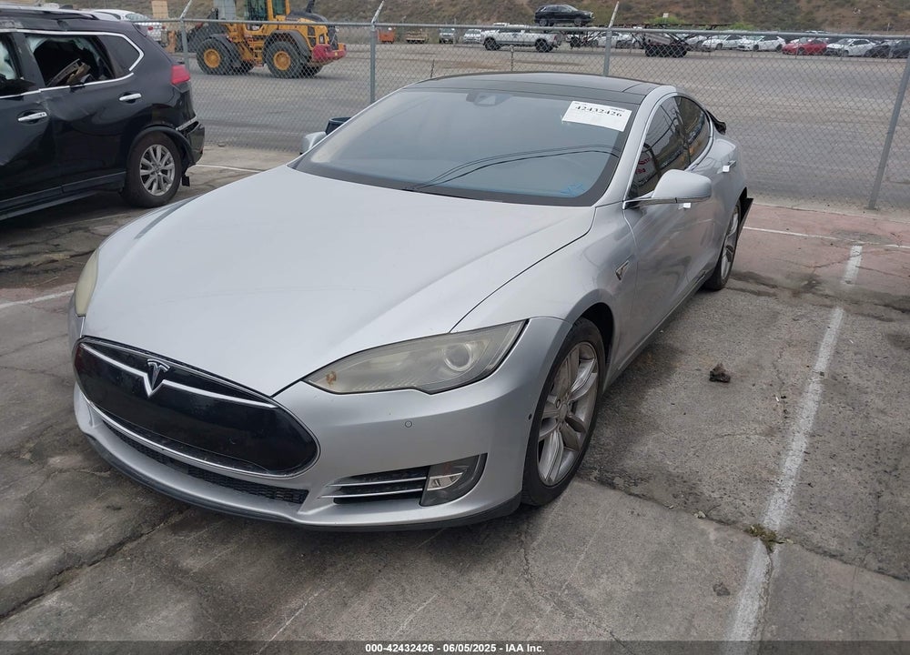 2015 TESLA MODEL S VIN: 5YJSA1H11FFP68833