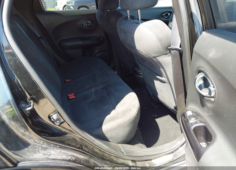 2013 NISSAN JUKE VIN: JN8AF5MV2DT232100