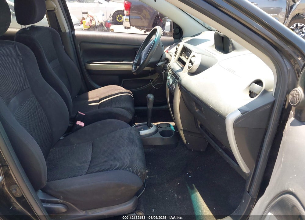 2005 SCION XA VIN: JTKKT624550087073