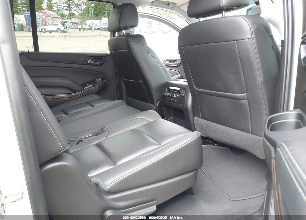 2019 CHEVROLET SUBURBAN VIN: 1GNSKHKC2KR213286