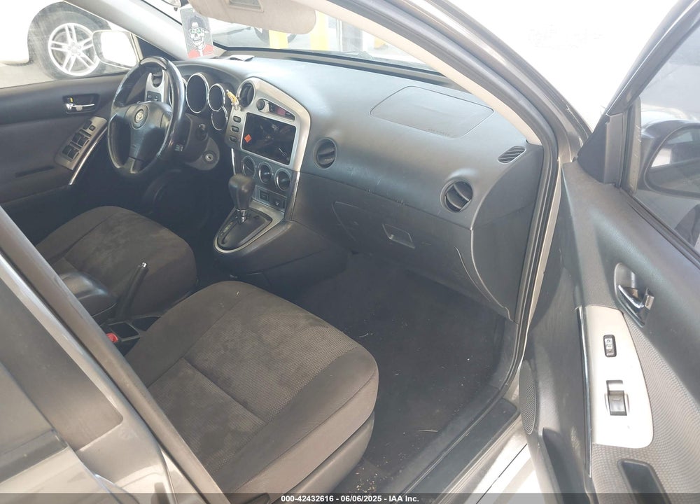 2005 TOYOTA MATRIX VIN: 2T1KR32E25C426794