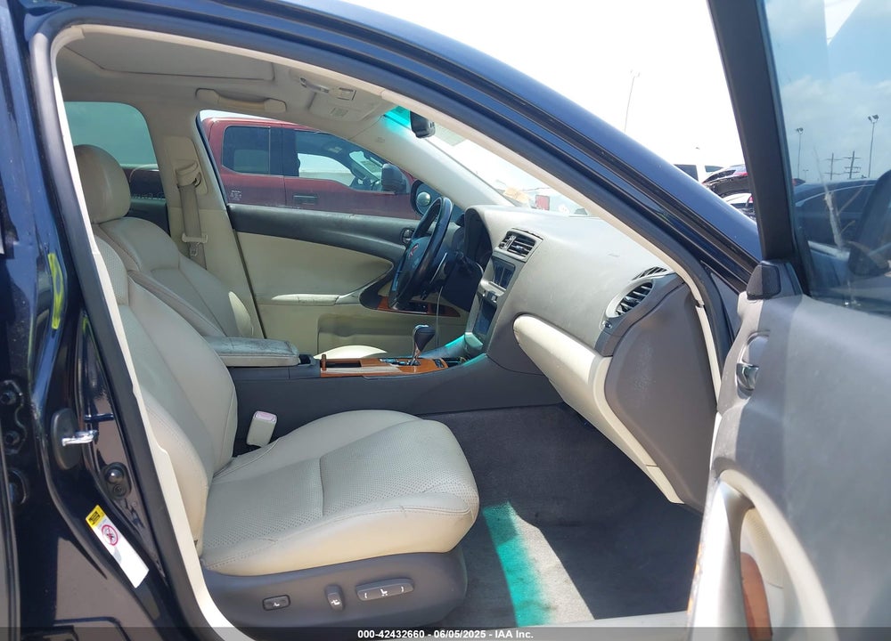 2009 LEXUS IS 250 VIN: JTHCK262195028996