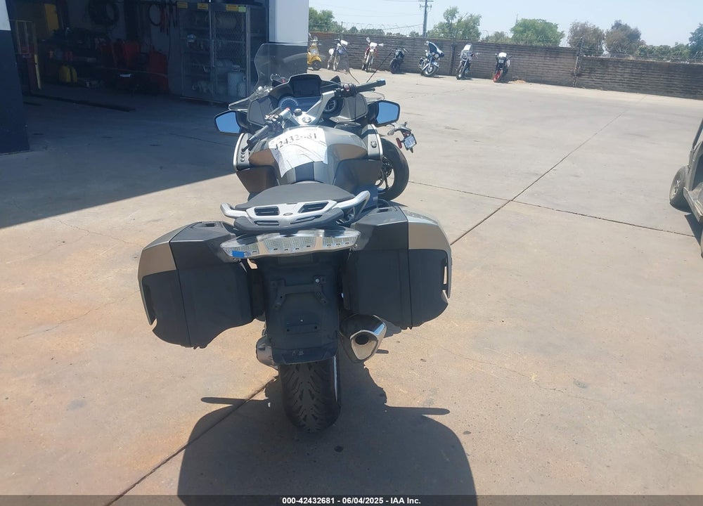 2016 BMW R1200 RT VIN: WB10A1307GZ194334
