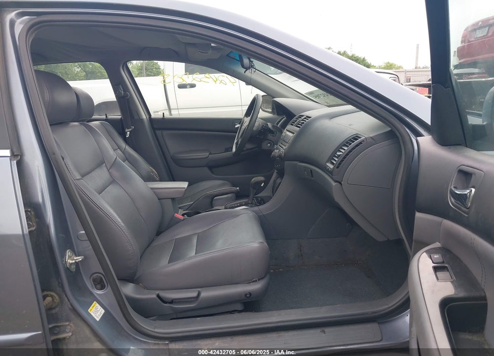 2007 HONDA ACCORD VIN: 1HGCM56307A006385