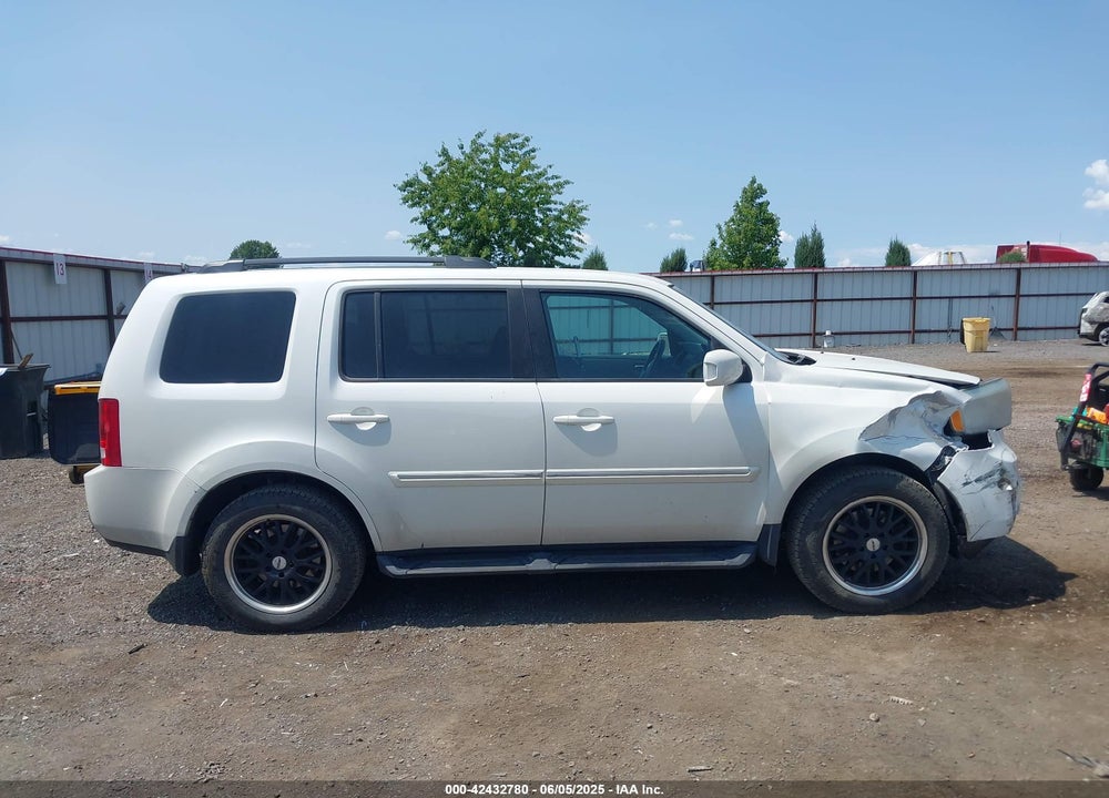 2014 HONDA PILOT VIN: 5FNYF4H92EB023736