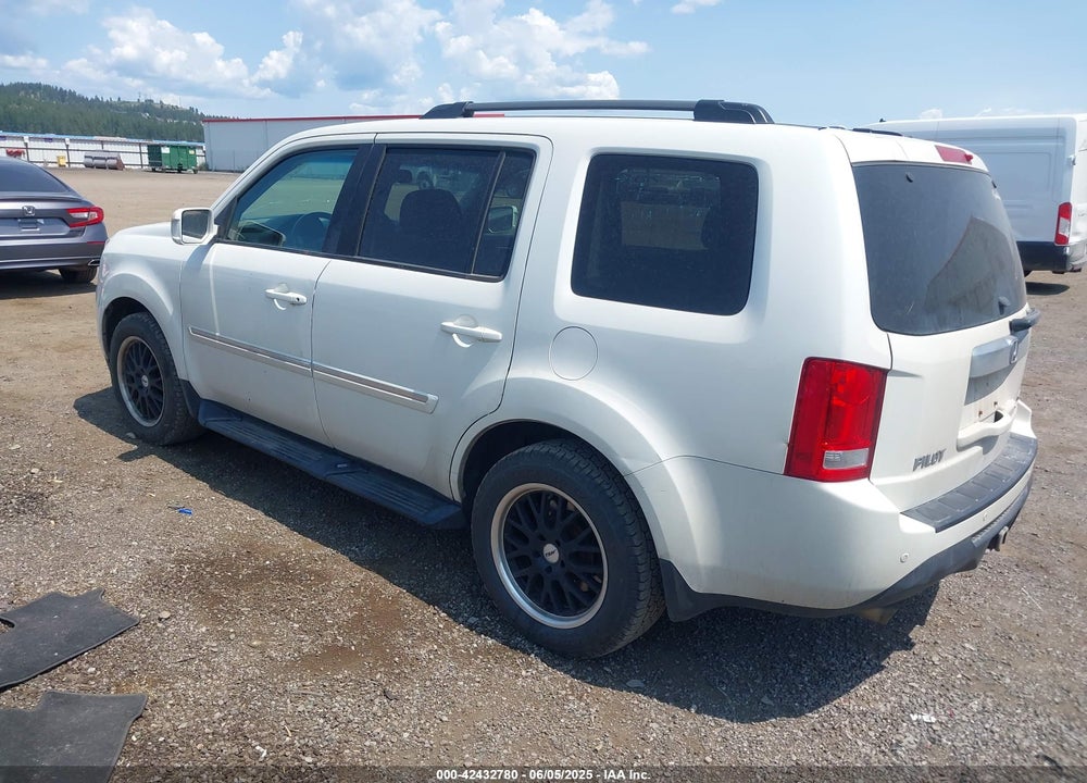 2014 HONDA PILOT VIN: 5FNYF4H92EB023736