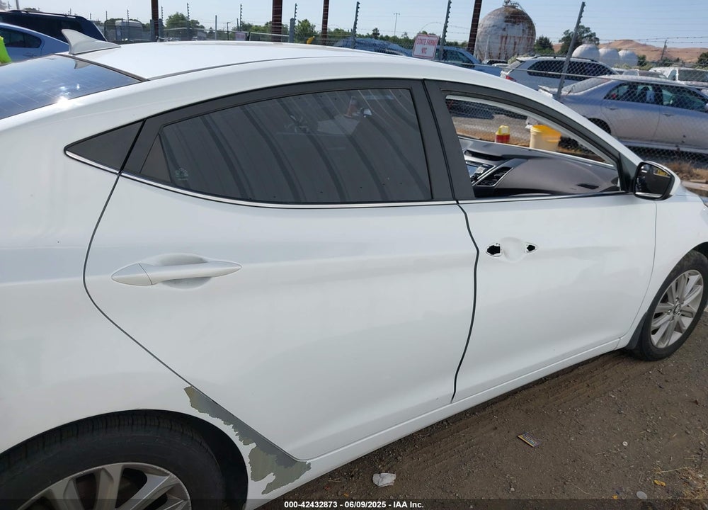 2015 HYUNDAI ELANTRA SE VIN: 5NPDH4AE6FH611903