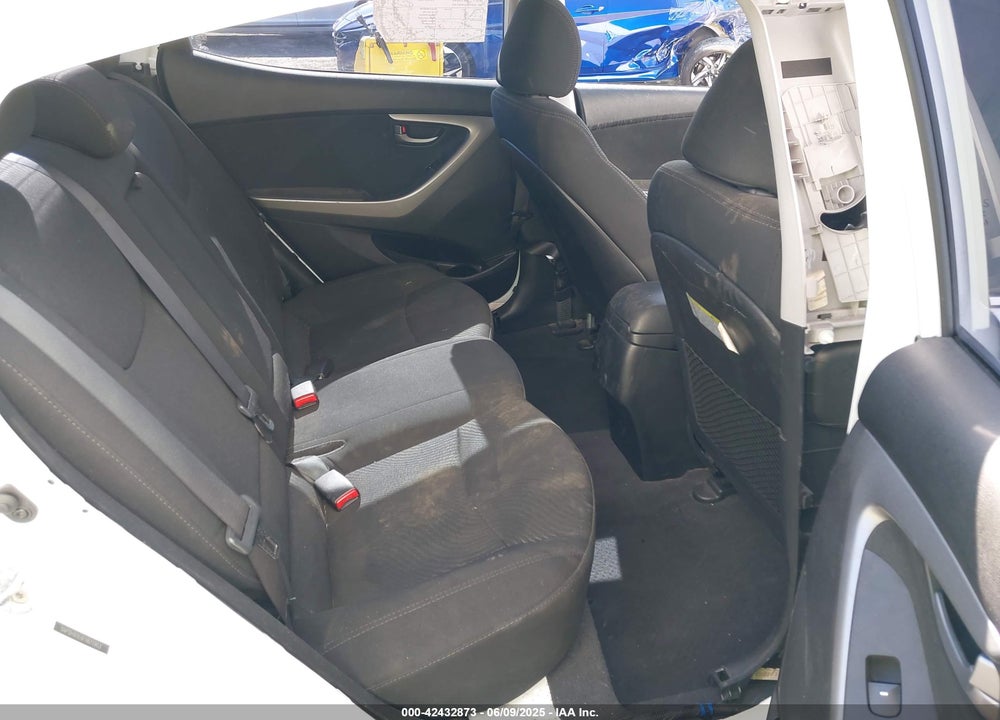 2015 HYUNDAI ELANTRA SE VIN: 5NPDH4AE6FH611903