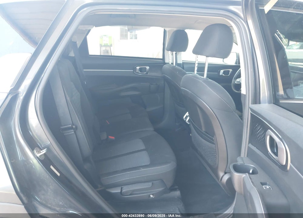 2021 KIA SORENTO VIN: 5XYRG4LC2MG053637