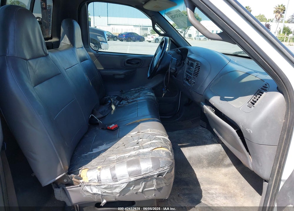 2002 FORD F-150 XL/XLT VIN: 1FTRF17W72NA85298