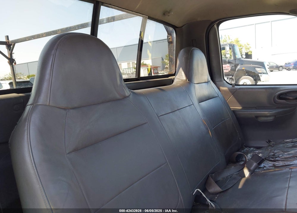 2002 FORD F-150 XL/XLT VIN: 1FTRF17W72NA85298