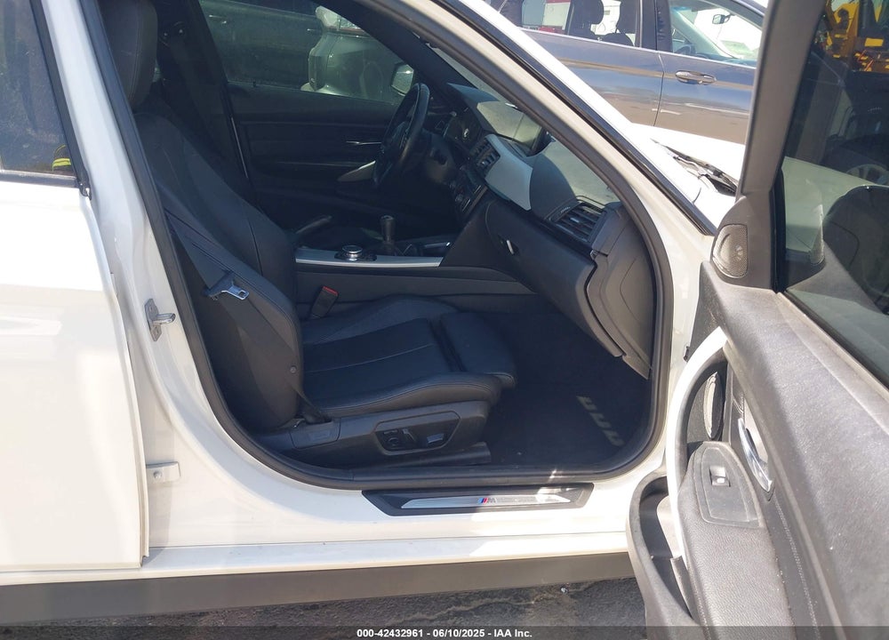 2015 BMW 3 SERIES VIN: WBA3B9G54FNR99390