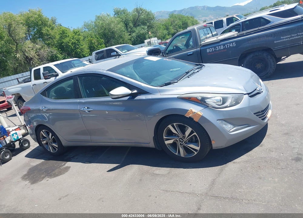 2016 HYUNDAI ELANTRA VIN: 5NPDH4AE0GH735120