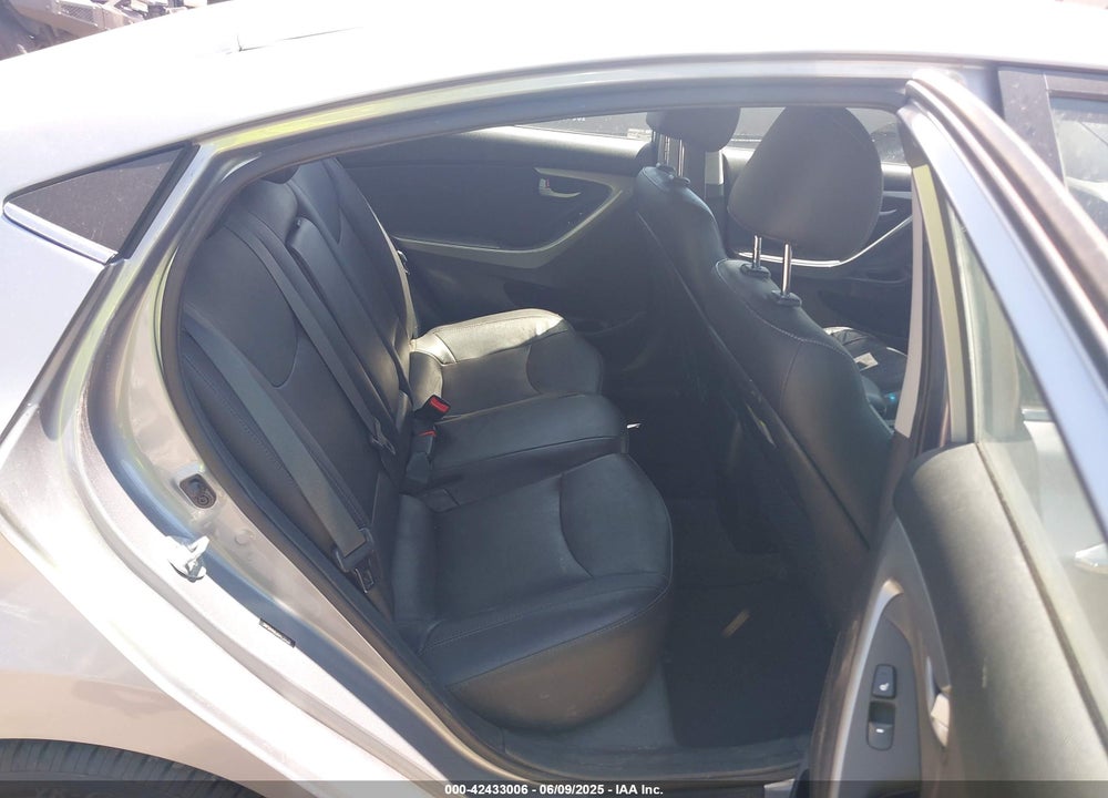 2016 HYUNDAI ELANTRA VIN: 5NPDH4AE0GH735120