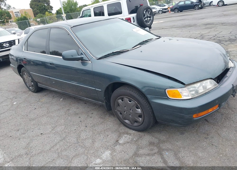 1996 HONDA ACCORD LX/EX VIN: 1HGCD5636TA221392