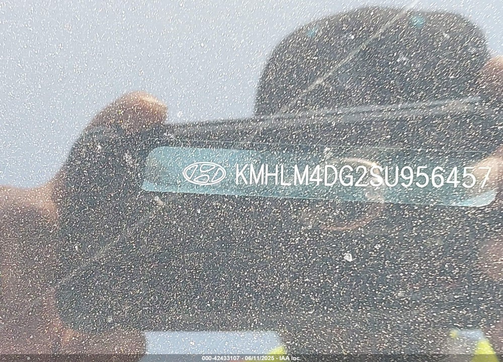 2025 HYUNDAI ELANTRA VIN: KMHLM4DG2SU956457