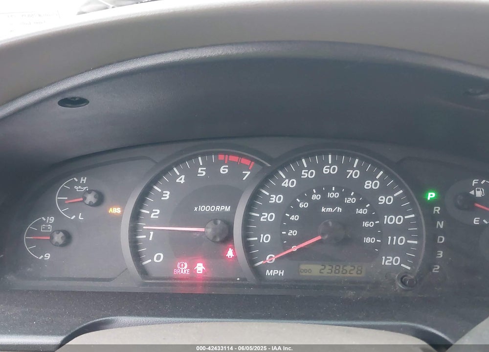2005 TOYOTA TUNDRA LIMITED V8 VIN: 5TBET38175S483706