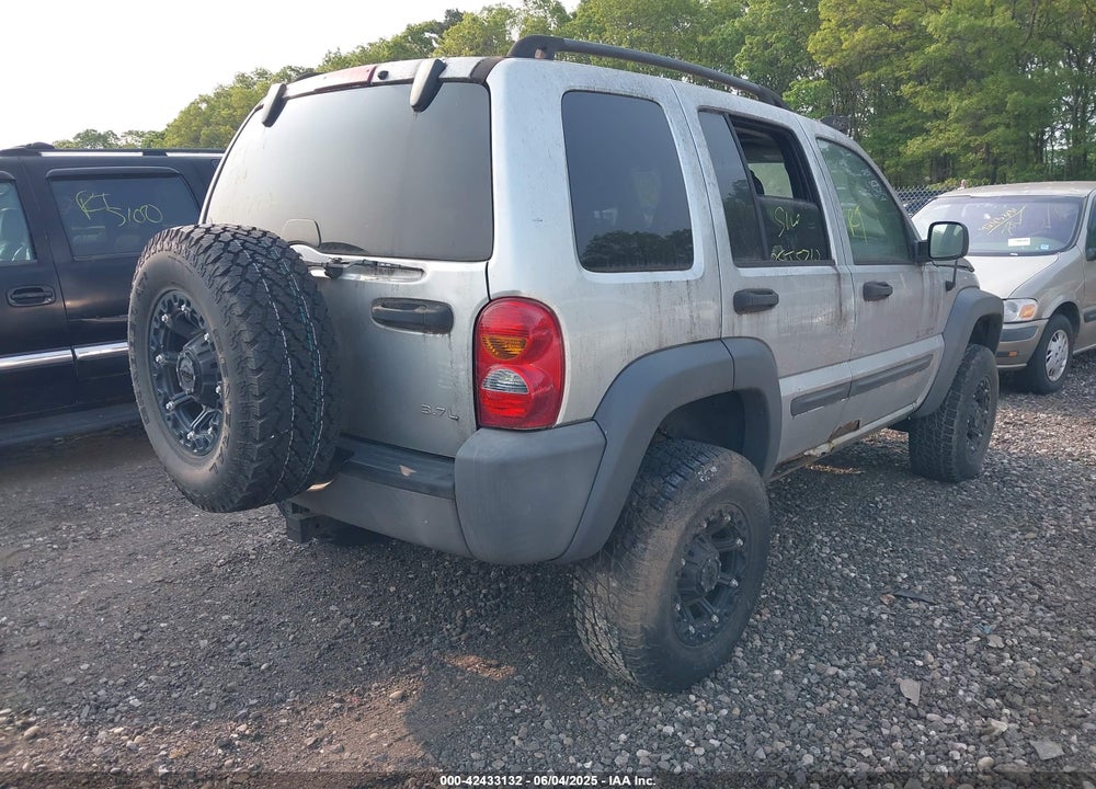 2004 JEEP LIBERTY VIN: 1J4GL48K14W303532