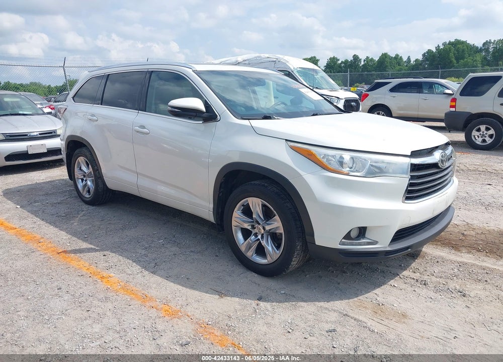 2015 TOYOTA HIGHLANDER LIMITED PLATINUM V6 VIN: 5TDDKRFHXFS142875
